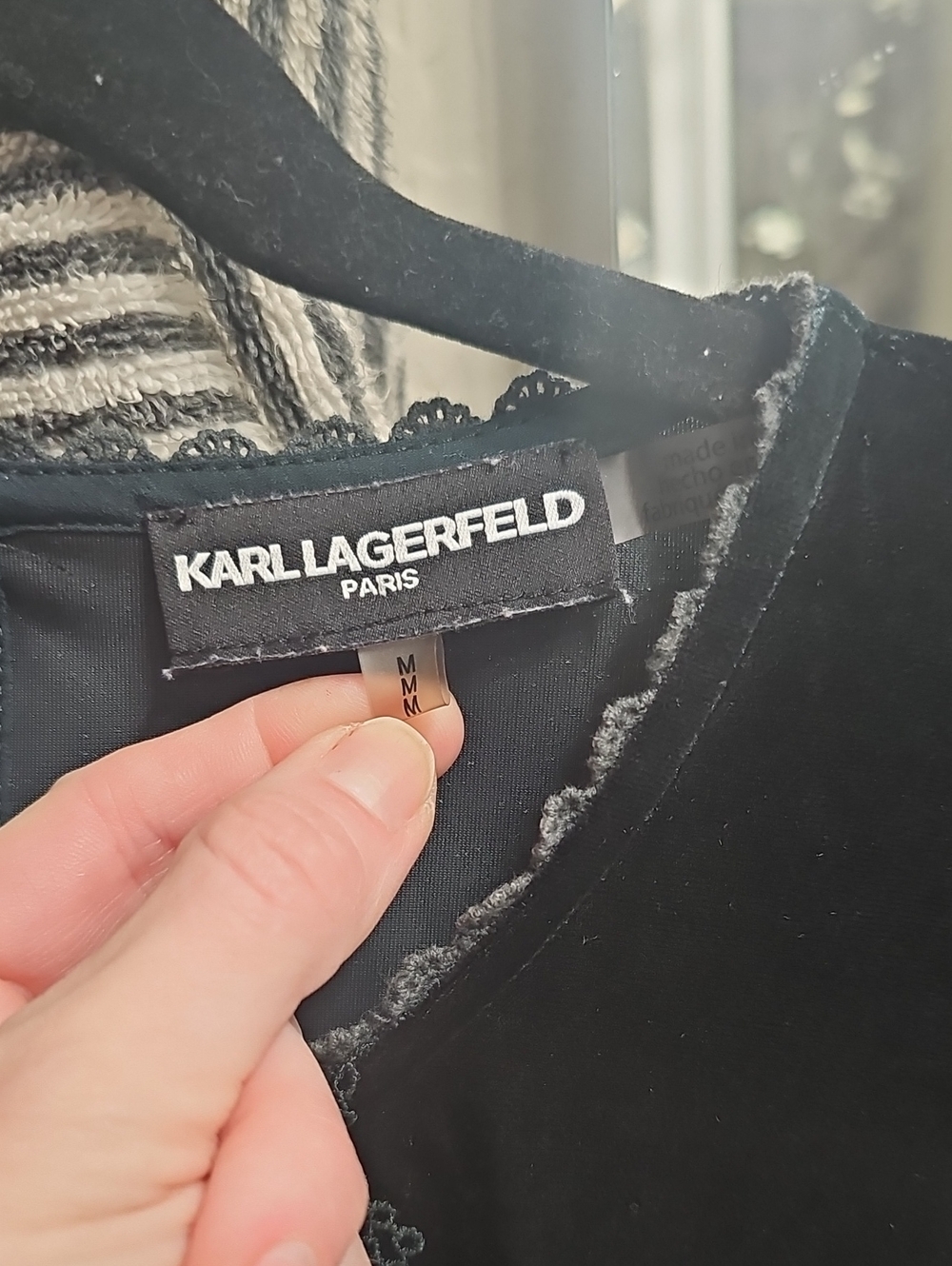 Karl Lagerfeld Paris Black Velvet & Lace Cutout Top 🖤